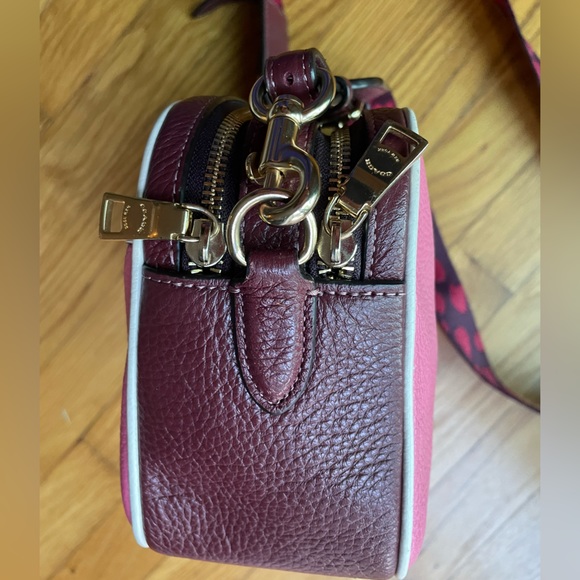 Coach Authentic Pink & White Leather Crossbody Bag w. Pink Leopard Strap - Picture 7 of 10